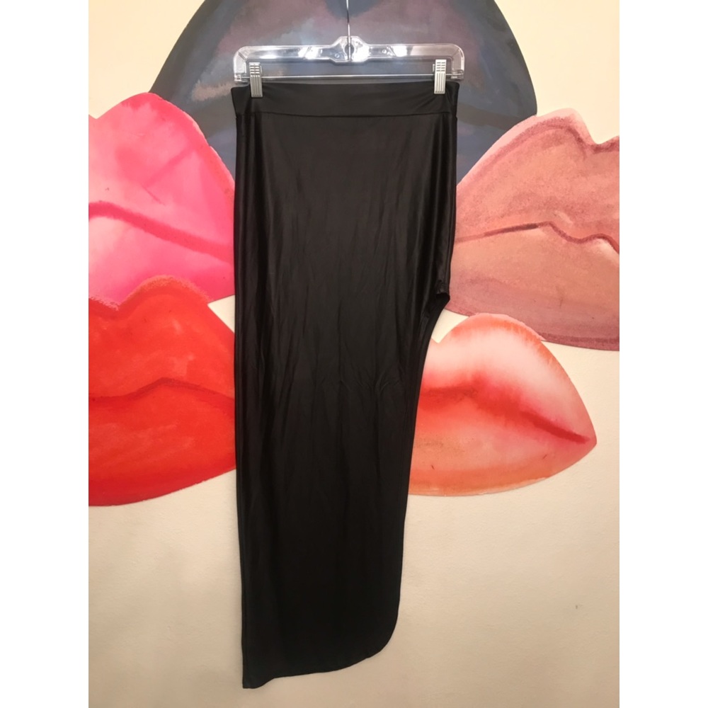 Asymmetrical Black Fitted Skirt